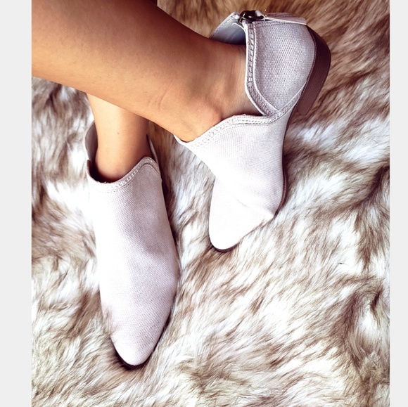 Shoes - 📣LAST PAIR//The Indiana// Oatmeal ankle bootie
